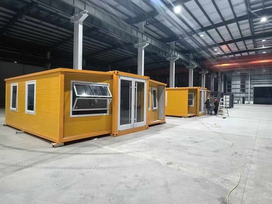 Pre-installed Plumbing System Expandable Container House with Polyurethane Foam Insulation and Steel Security Door